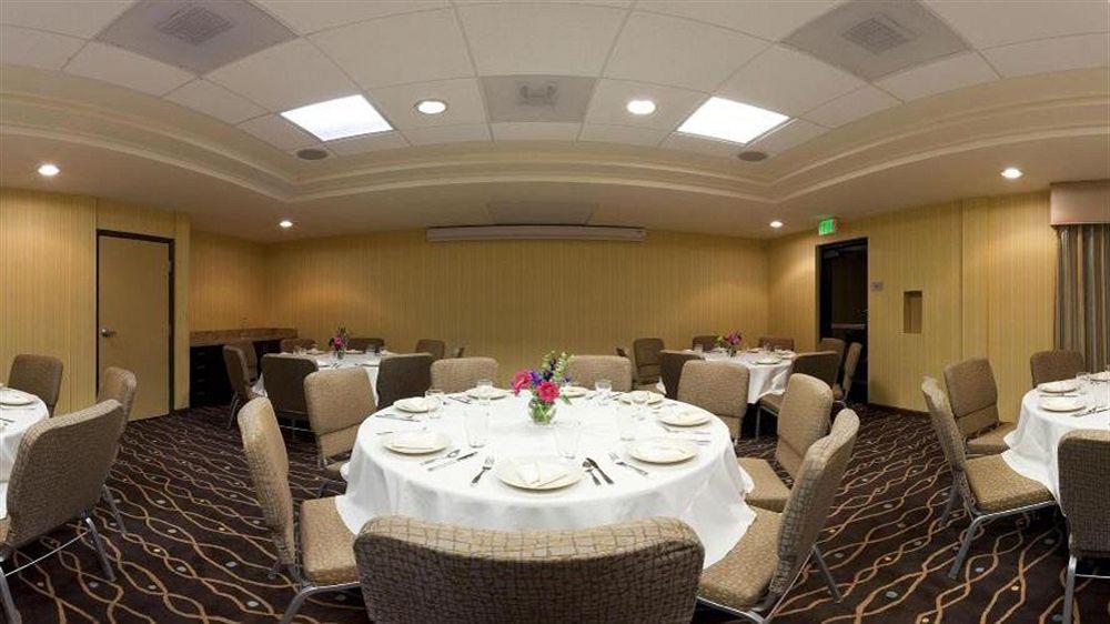 Holiday Inn Express & Suites Salinas By Ihg Экстерьер фото