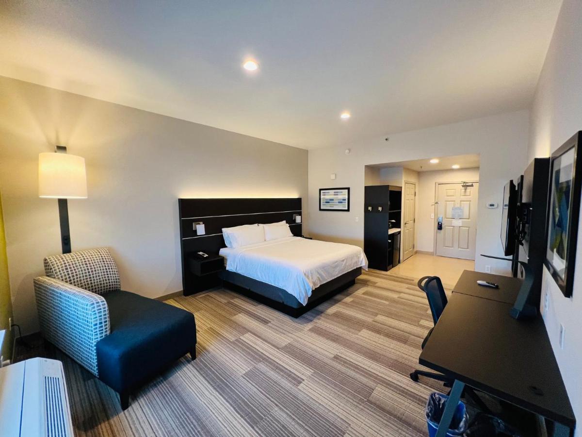 Holiday Inn Express & Suites Salinas By Ihg Экстерьер фото