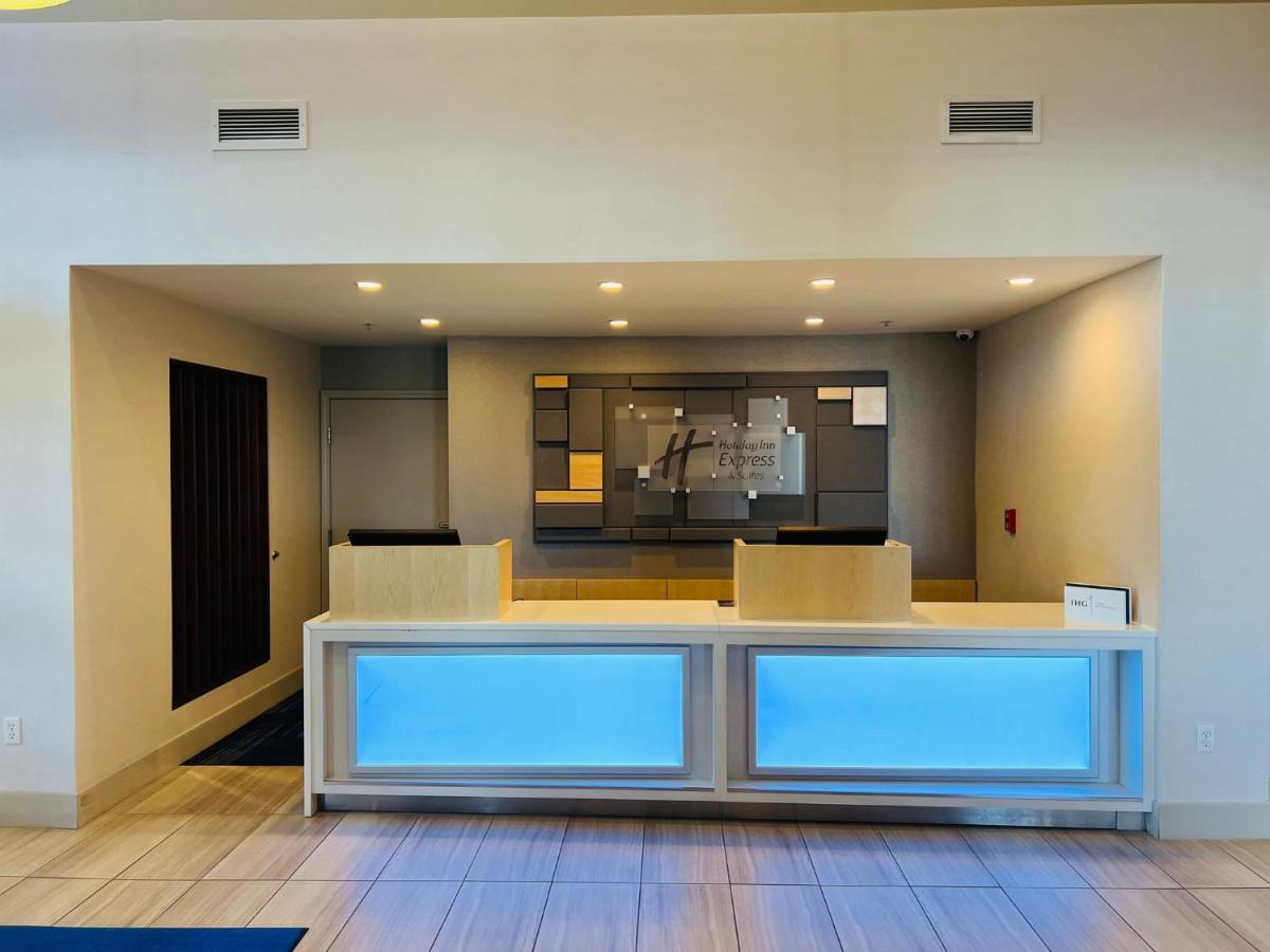 Holiday Inn Express & Suites Salinas By Ihg Экстерьер фото