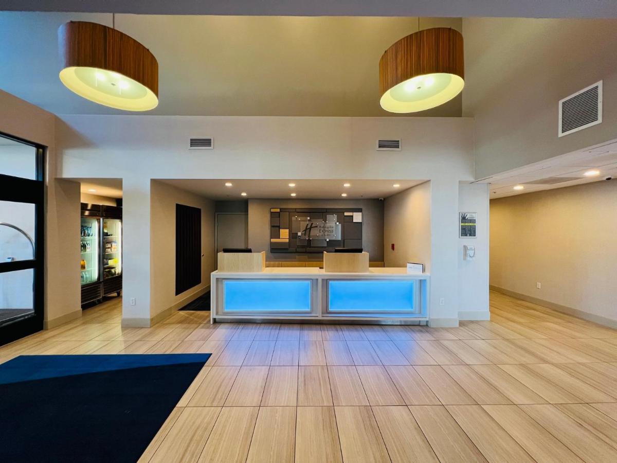 Holiday Inn Express & Suites Salinas By Ihg Экстерьер фото