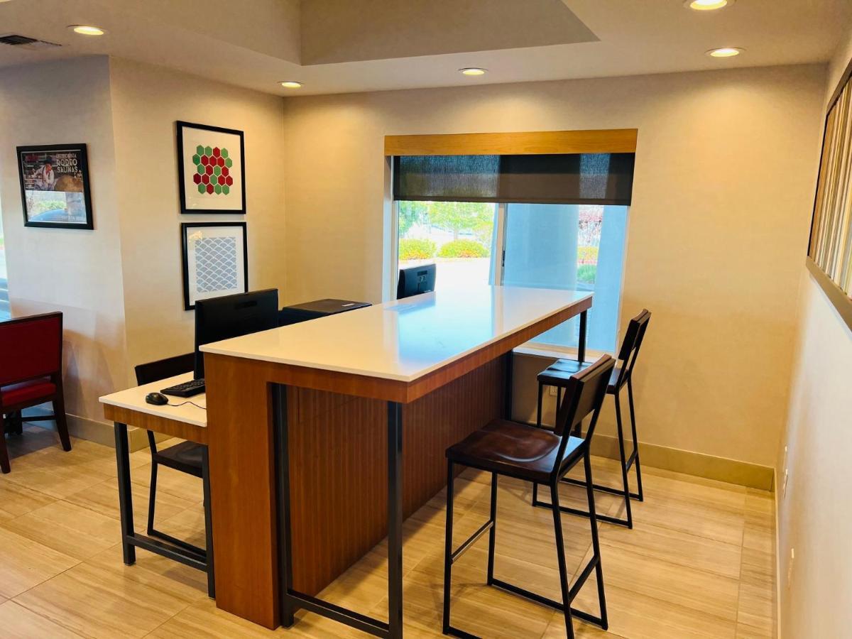 Holiday Inn Express & Suites Salinas By Ihg Экстерьер фото